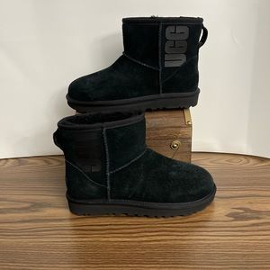 Ugg Mini Classic Logo Boot  Black Suede Women’s Size 5 Comfy Boots